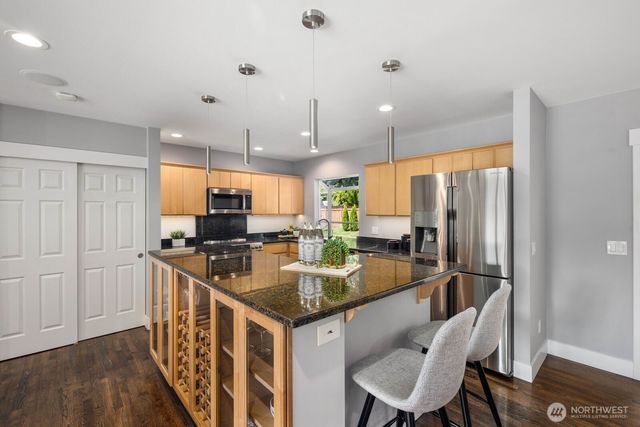 7523 141st Avenue NE, Redmond, WA 98052