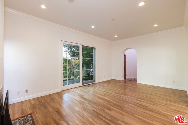 1557 N Stanley Avenue, Los Angeles, CA 90046