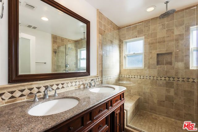 1557 N Stanley Avenue, Los Angeles, CA 90046