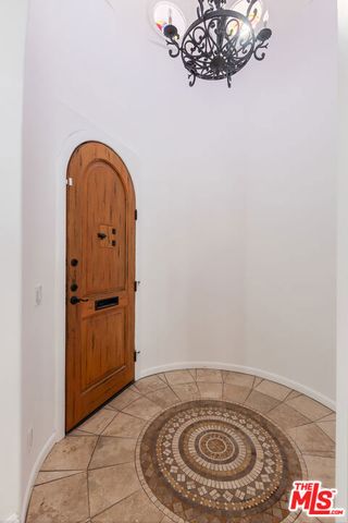 1557 N Stanley Avenue, Los Angeles, CA 90046