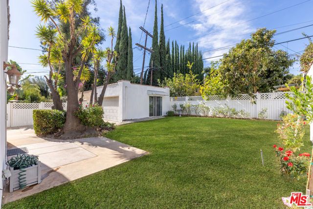 1557 N Stanley Avenue, Los Angeles, CA 90046