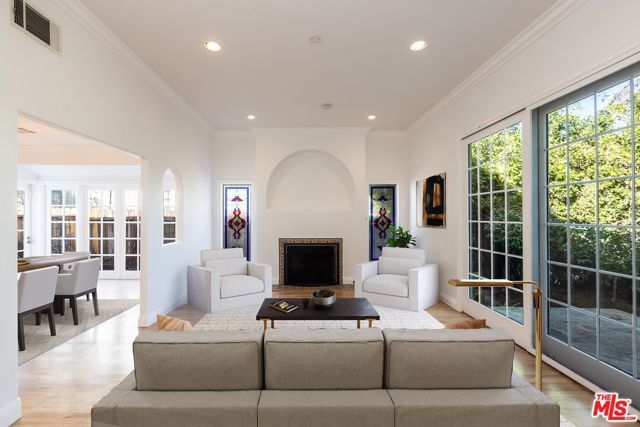 1557 N Stanley Avenue, Los Angeles, CA 90046