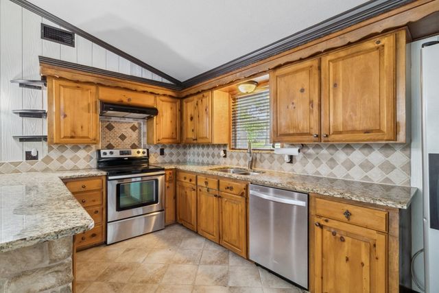 2328 Wildwood Way, Tool, TX 75143
