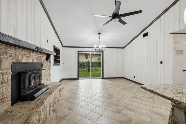 2328 Wildwood Way, Tool, TX 75143