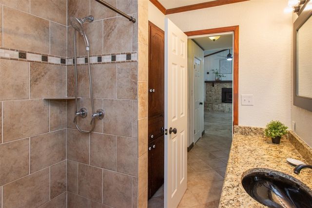 2328 Wildwood Way, Tool, TX 75143
