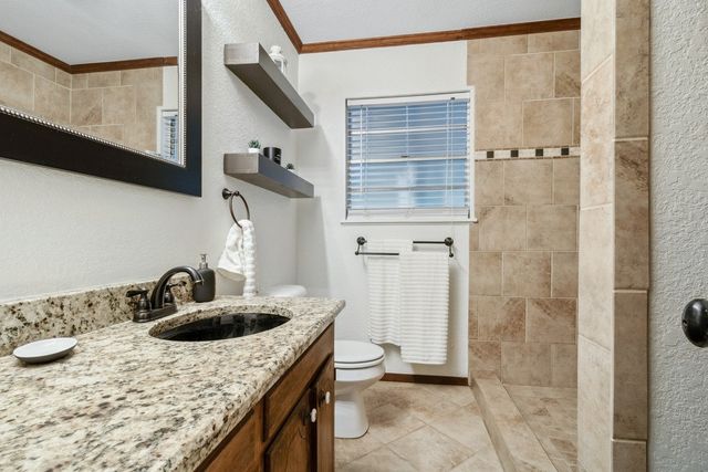2328 Wildwood Way, Tool, TX 75143