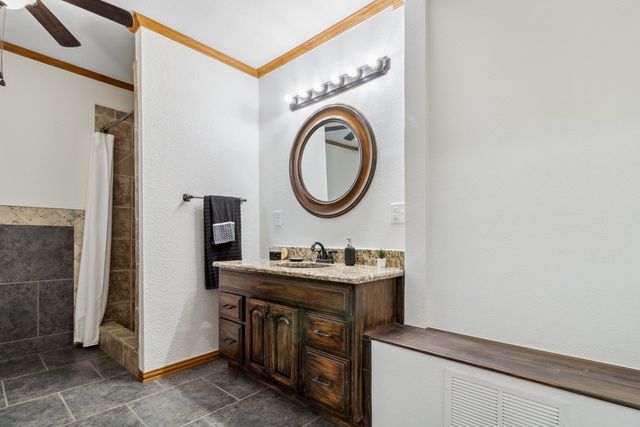 2328 Wildwood Way, Tool, TX 75143