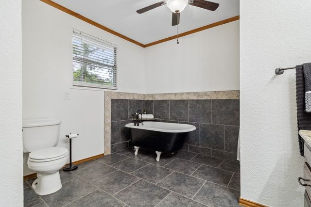 2328 Wildwood Way, Tool, TX 75143