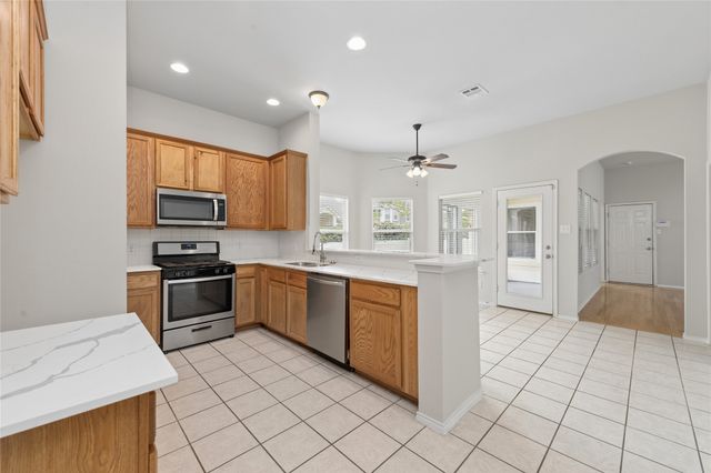 1605 Spanish Moss Way, Savannah, TX 76227
