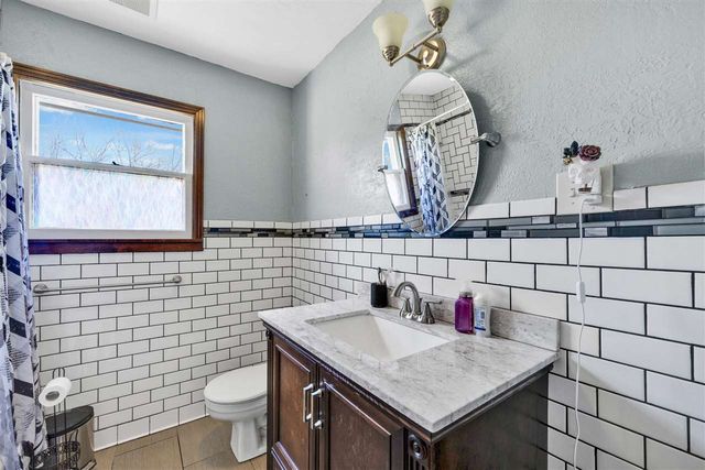 2111 NW Dearborn Ave, Lawton, OK 73505