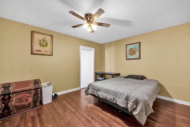 2111 NW Dearborn Ave, Lawton, OK 73505