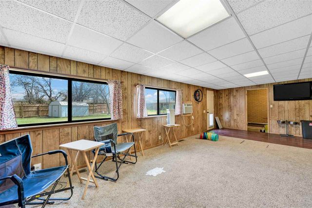 2111 NW Dearborn Ave, Lawton, OK 73505