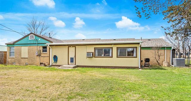 2111 NW Dearborn Ave, Lawton, OK 73505