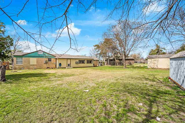 2111 NW Dearborn Ave, Lawton, OK 73505