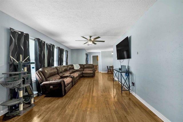 2111 NW Dearborn Ave, Lawton, OK 73505