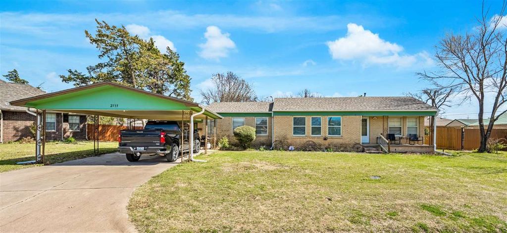 2111 NW Dearborn Ave, Lawton, OK 73505