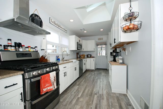 25 Beach Boulevard, Highlands, NJ 07732