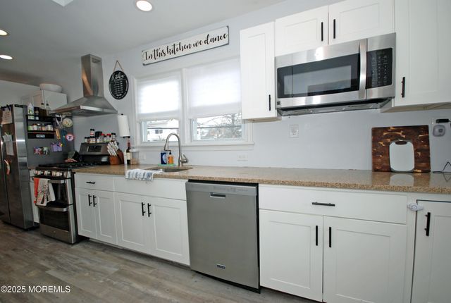 25 Beach Boulevard, Highlands, NJ 07732