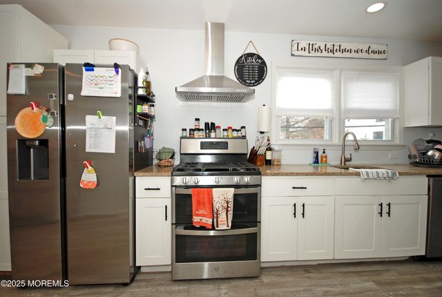 25 Beach Boulevard, Highlands, NJ 07732