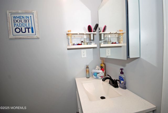 25 Beach Boulevard, Highlands, NJ 07732