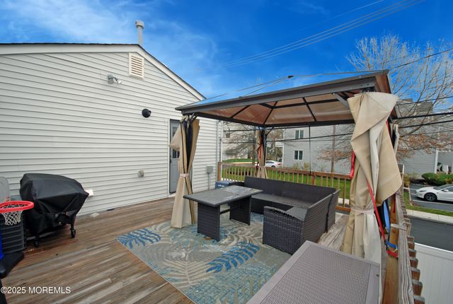 25 Beach Boulevard, Highlands, NJ 07732