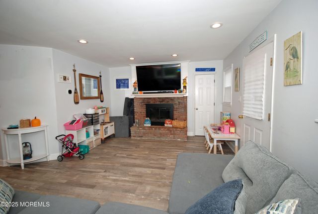 25 Beach Boulevard, Highlands, NJ 07732