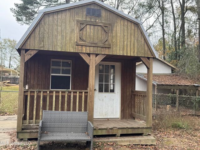 510 NW Kennedy Drive, Magee, MS 39111