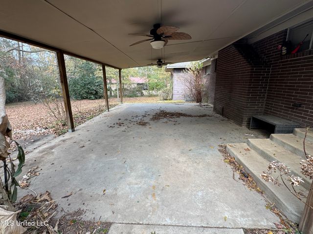 510 NW Kennedy Drive, Magee, MS 39111