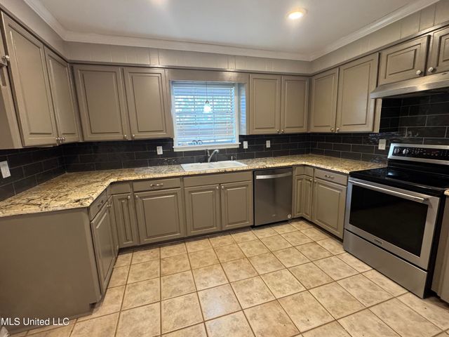 510 NW Kennedy Drive, Magee, MS 39111