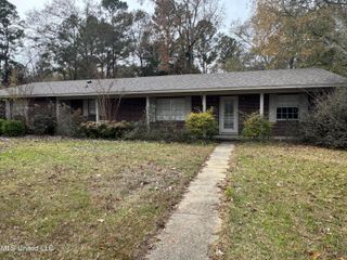 510 NW Kennedy Drive, Magee, MS 39111