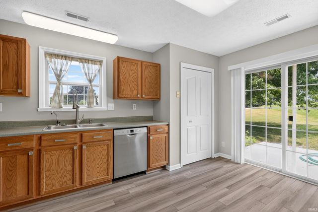 404 Hertiage Drive, Delphi, IN 46923