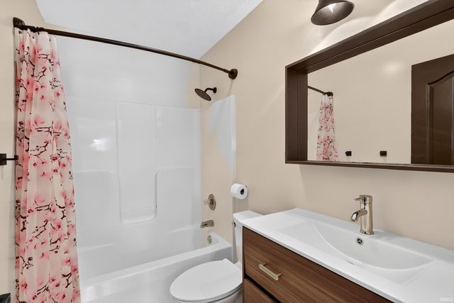 404 Hertiage Drive, Delphi, IN 46923