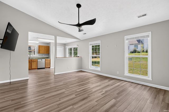 404 Hertiage Drive, Delphi, IN 46923