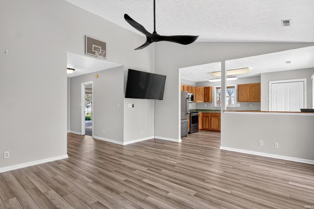 404 Hertiage Drive, Delphi, IN 46923