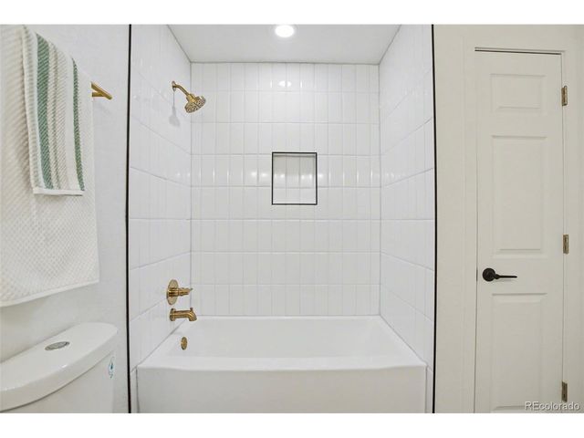 2752 S Lansing Way, Aurora, CO 80014