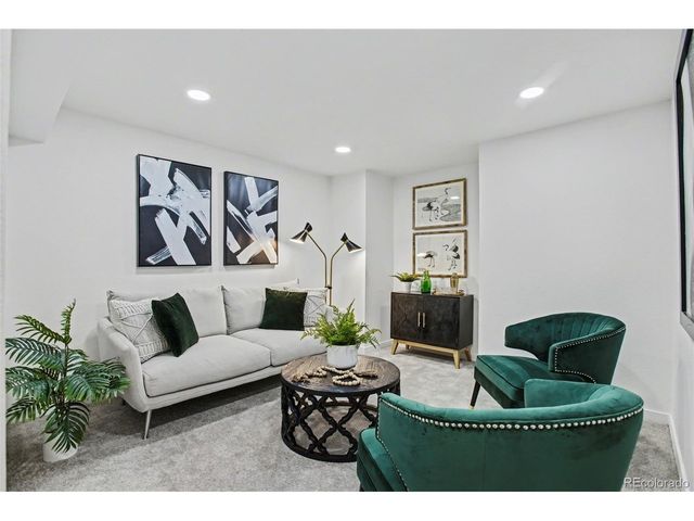 2752 S Lansing Way, Aurora, CO 80014