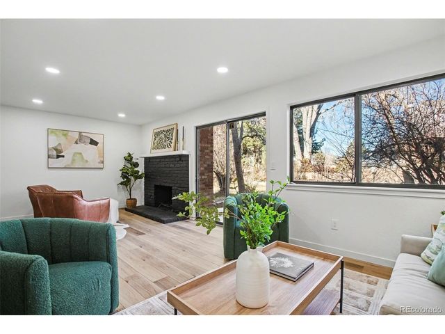 2752 S Lansing Way, Aurora, CO 80014