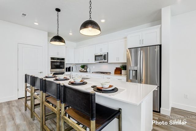 5084 N Bartok Ave, Meridian, ID 83646