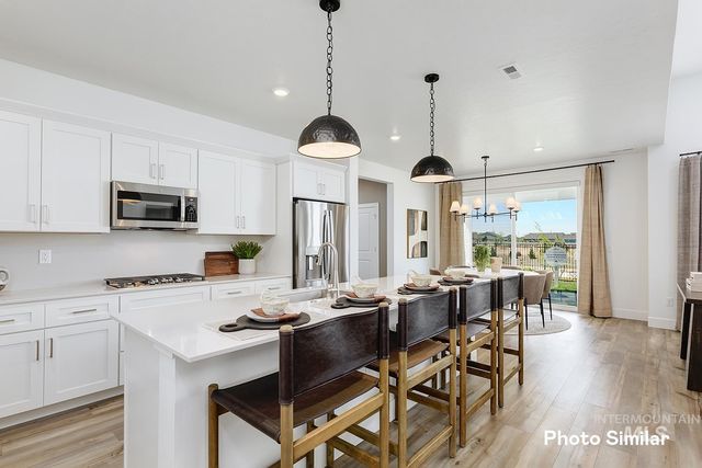 5084 N Bartok Ave, Meridian, ID 83646