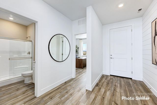 5084 N Bartok Ave, Meridian, ID 83646