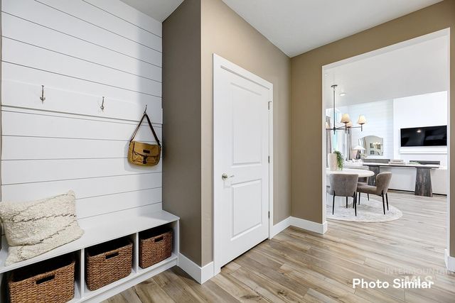 5084 N Bartok Ave, Meridian, ID 83646