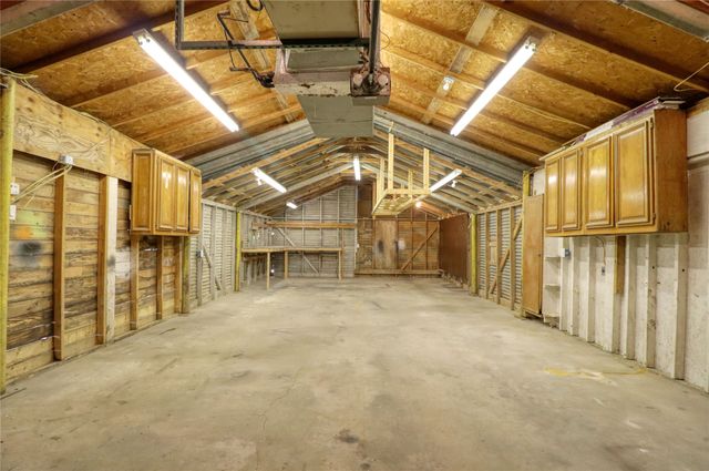 516 S CHURCH Street, Pilot Point, TX 76258