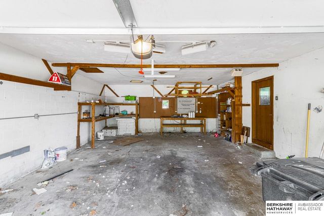 11222 Erskine Street, Omaha, NE 68164
