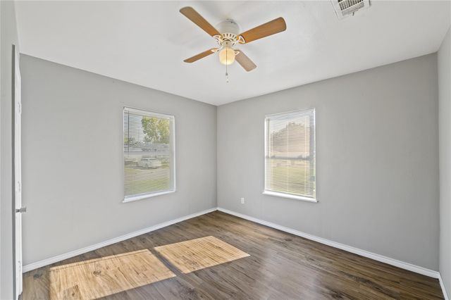 710 13th Street N, Texas City, TX 77590