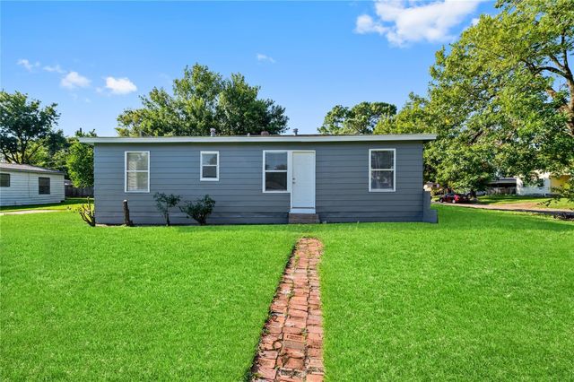 710 13th Street N, Texas City, TX 77590