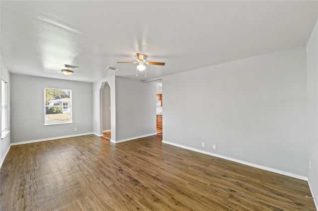 710 13th Street N, Texas City, TX 77590