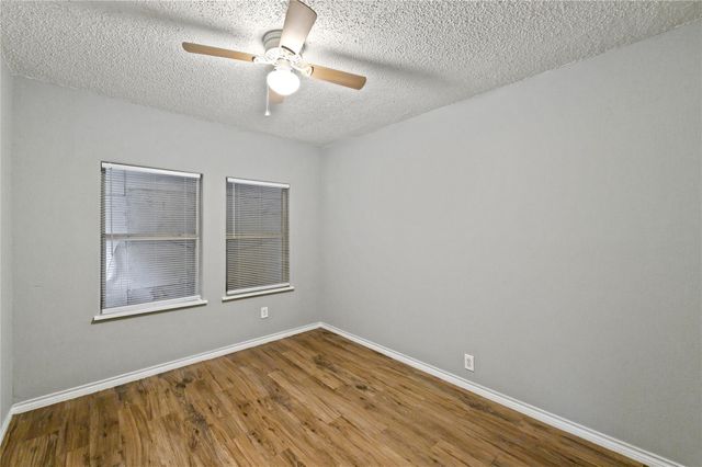 710 13th Street N, Texas City, TX 77590