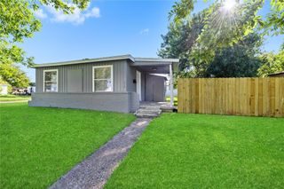 710 13th Street N, Texas City, TX 77590