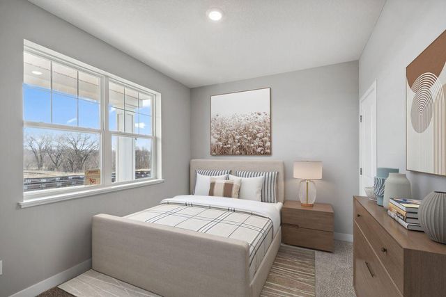 10560 Bent Pine Lane, Woodbury, MN 55129