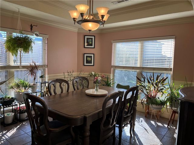 321 Essex Way, Centerton, AR 72719